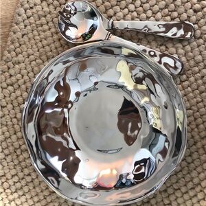 Stylish Serveware Set Beatriz Ball New Orleans serving bowl and salat servers